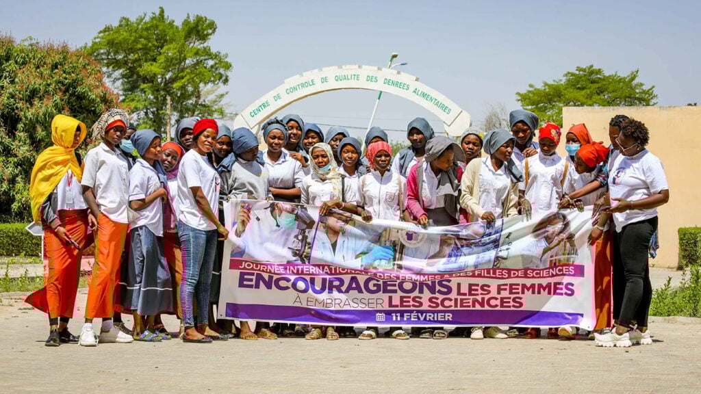 Education-des-filles--journee-femmes-et-filles-de-sciences-2